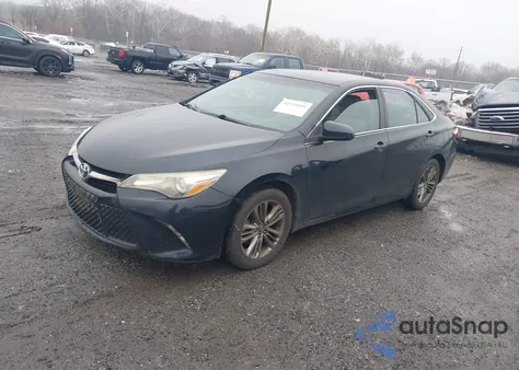 2015 Toyota Camry Se z USA, uszkodzony, nr VIN 4T1BF1FK3FU931692